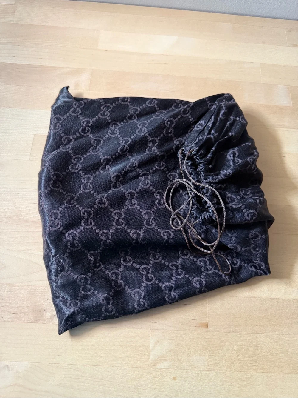Gucci clutch brown